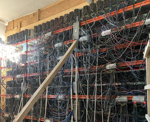 ANAF a descoperit la Satu Mare o fermă nedeclarată de minare cripto